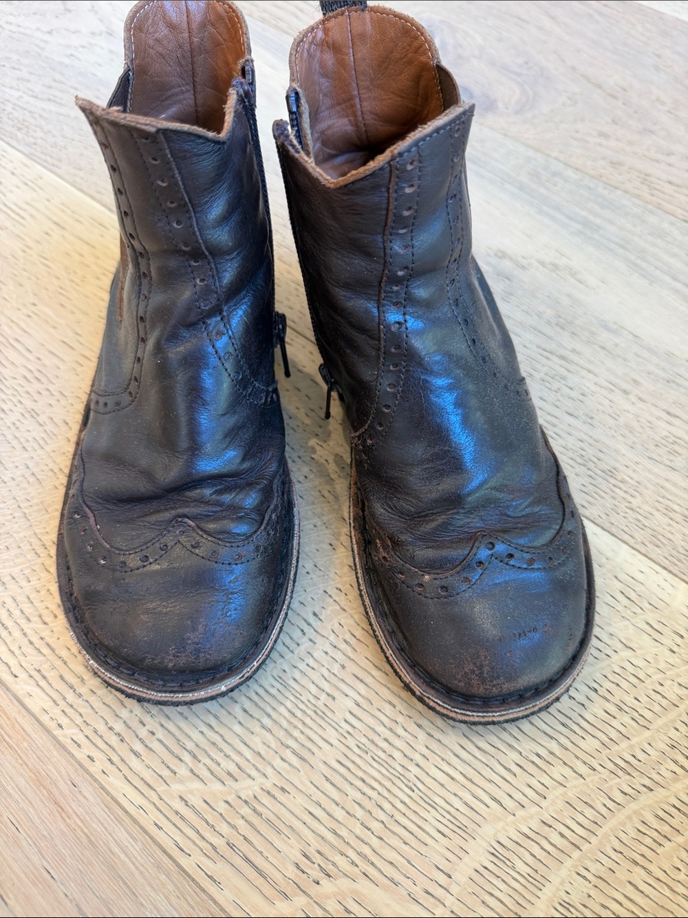 Pepe brown wingtip boots size 31